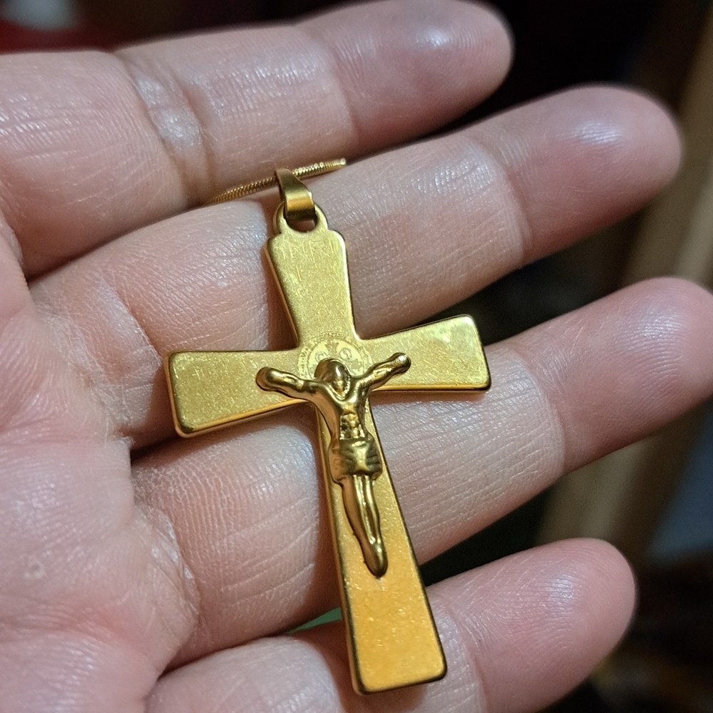 Gold Tone Crucifix Pendant Necklace